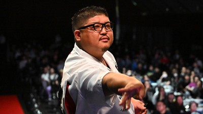 西 哲平